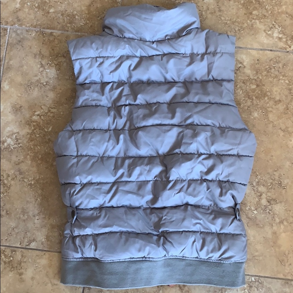 H&M Puffer Vest - Picture 5 of 6